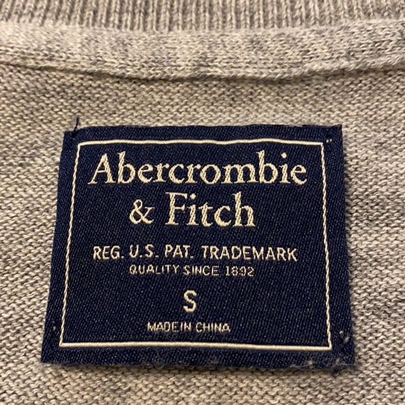 ABERCROMBIE & FITCH men’s v-neck sweater - Picture 5 of 6